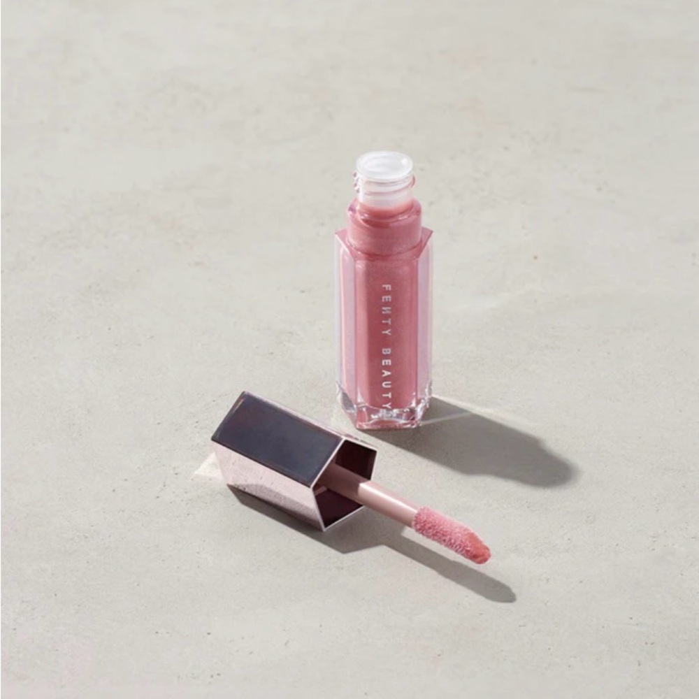 Fenty Beauty Gloss Bomb- Fussy